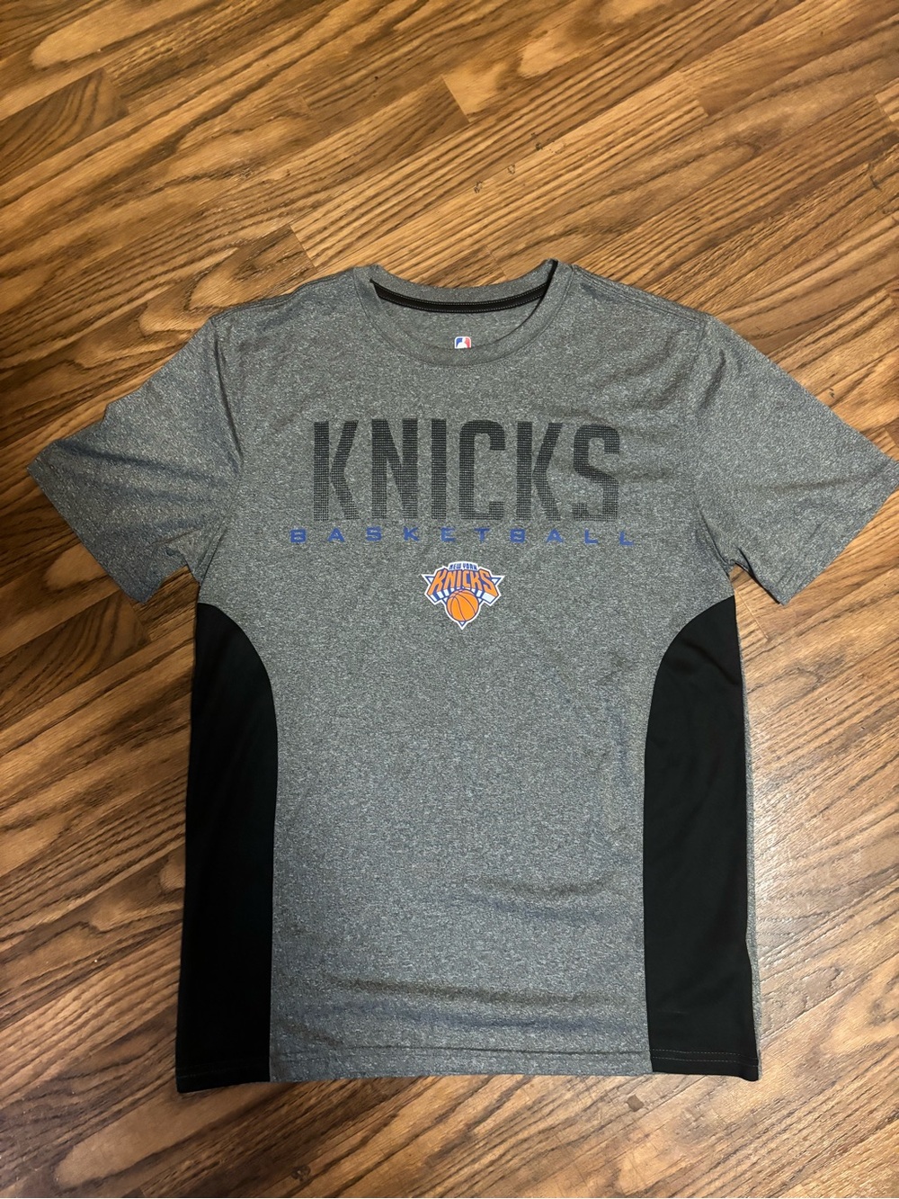New York Knicks Gray Athletic Tee World Champs * Woman’s Medium